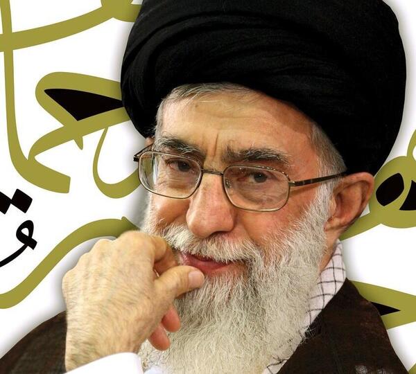 عکس رهبر با لباس سپاهی