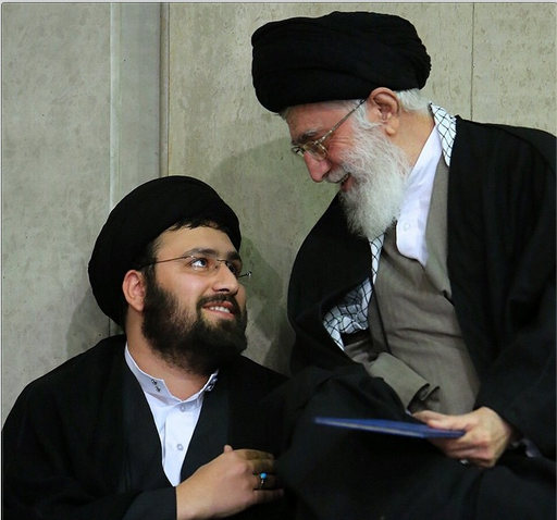 عکس رهبر با خمینی