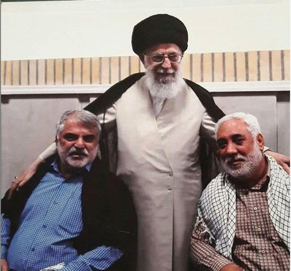 عکس دست جانباز رهبر