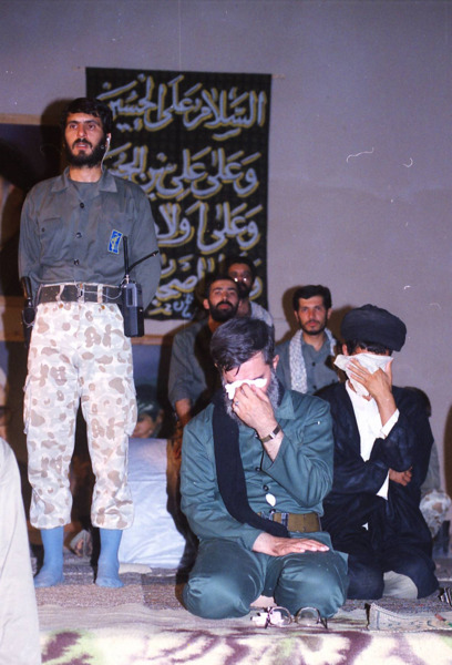 عکس رهبر در جبهه ها