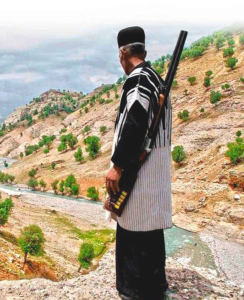 عکس لباس لری بختیاری مردانه