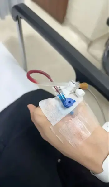 عکس فیک زخم دست دختر