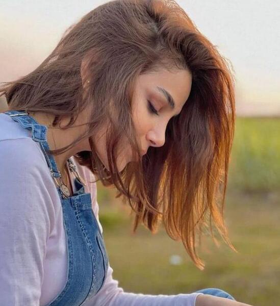 عکس فیک دختر هیکلی