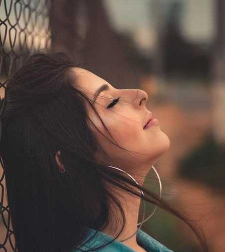 چندتا عکس فیک از ی دختر