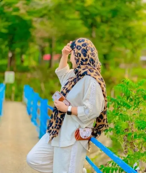 چندتا عکس فیک از ی دختر