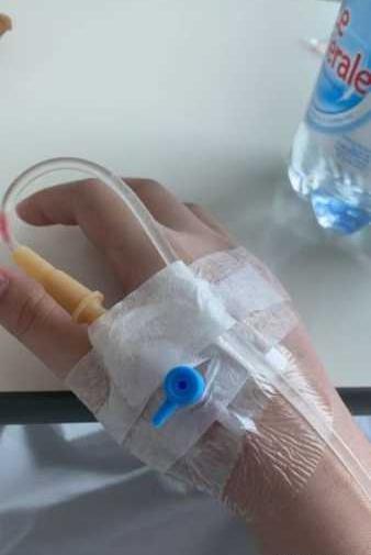 عکس فیک دست سروم زده