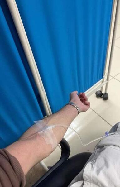 عکس فیک سرم در دست