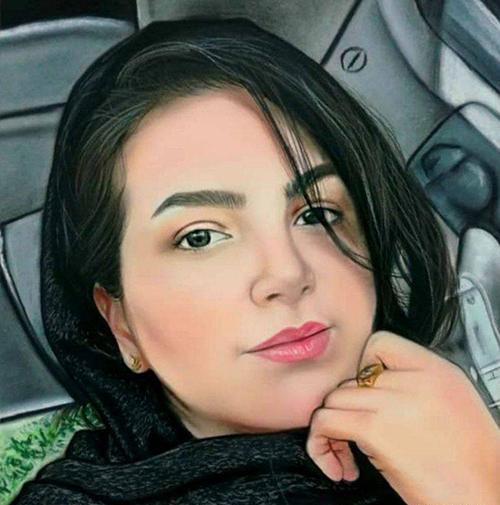 عکس نقاشی روی صورت با مداد شمعی