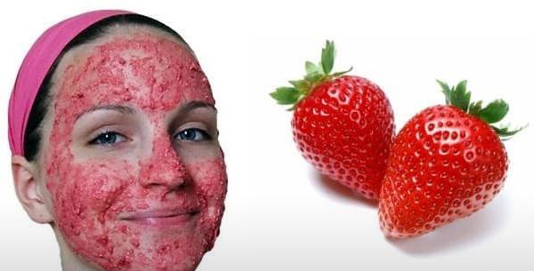 عکس نقاشی روی صورت توت فرنگی