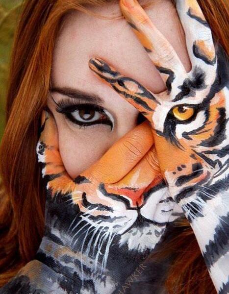 عکس نقاشی روی صورت دزد دریایی