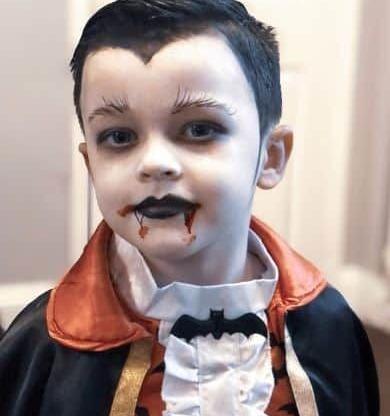 عکس نقاشی روی صورت پسرانه