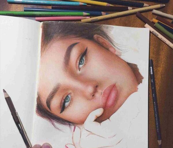 عکس نقاشی صورت مداد رنگی