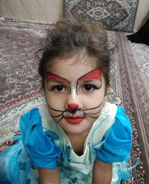 عکس نقاشی صورت زن کودکانه