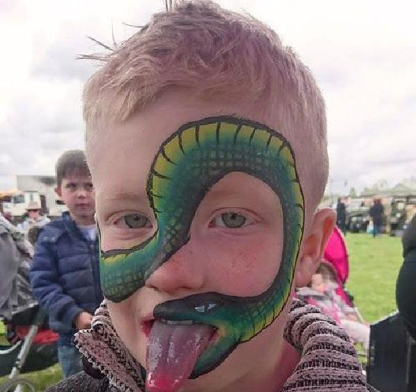 عکس نقاشی صورت ساده پسرانه