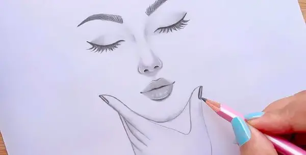 عکس نقاشی صورت ساده با مداد رنگی