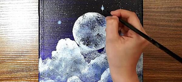 عکس نقاشی با رنگ اکریلیک روی بوم ساده