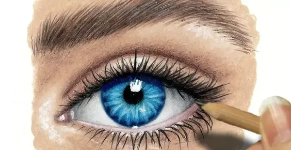 عکس نقاشی چشم و ابرو با مداد رنگی