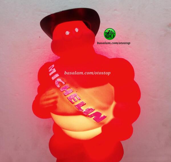 عکس عروسک چراغ قرمز