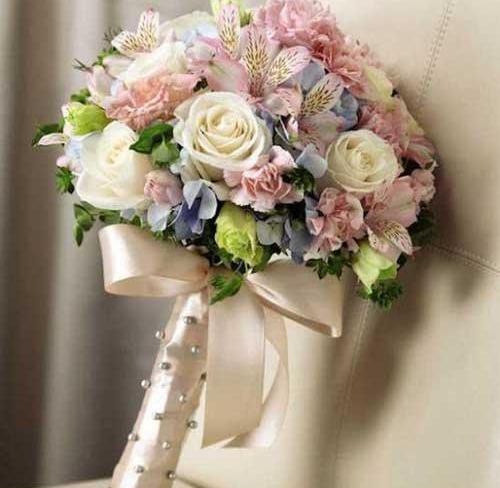 عکس عروسک با گل