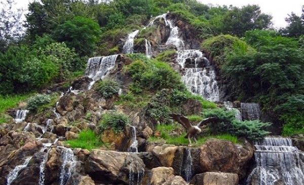 عکس کوه شیطان در لاهیجان