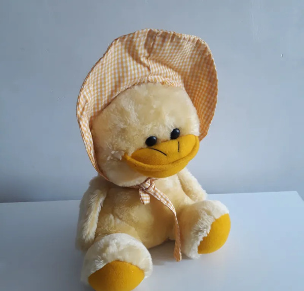 عکس عروسک اردک زرد