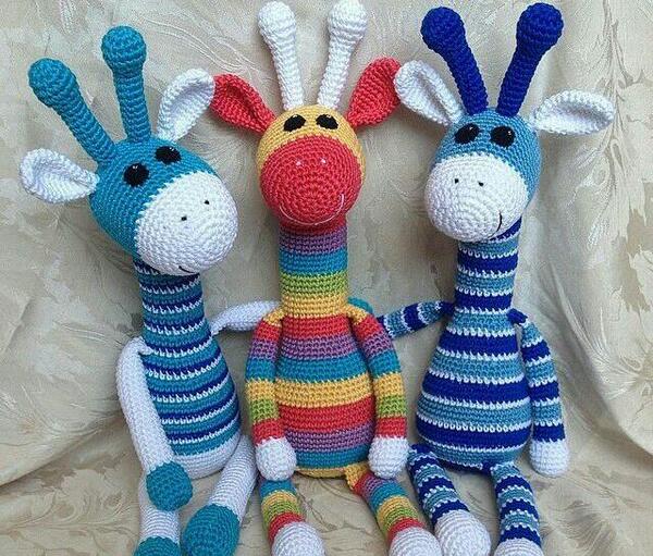 عکس عروسک بافتنی زرافه
