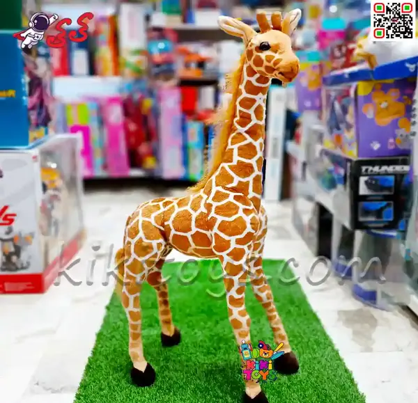 عکس نوزاد با عروسک زرافه