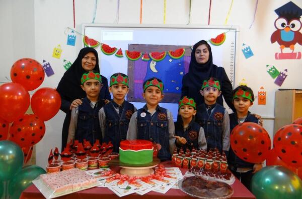 عکس ایده برای جشن یلدا مدرسه