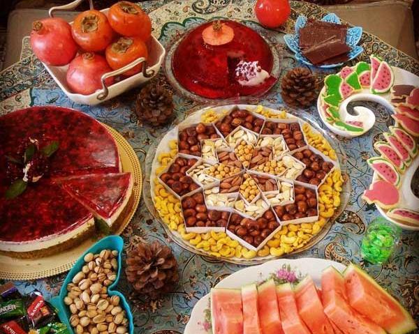 عکس ایده تزیین شب یلدا ساده