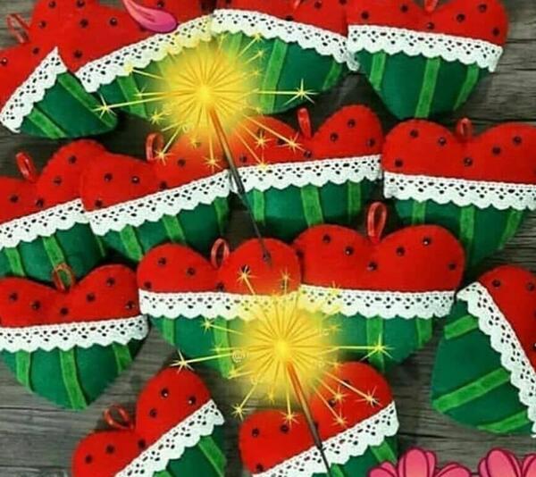 عکس ایده گیفت شب یلدا برای مدرسه