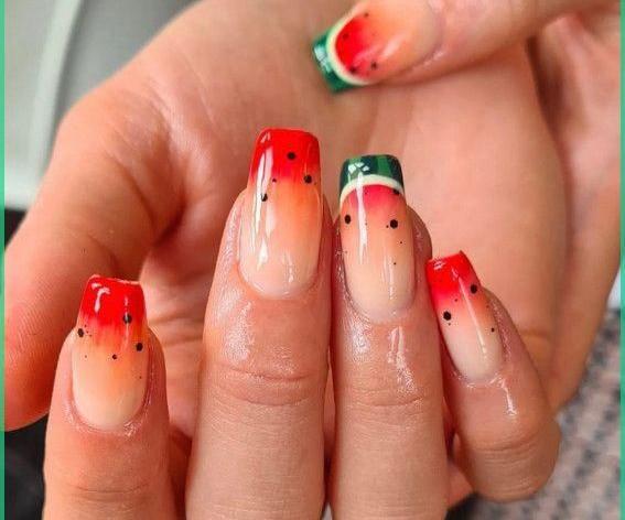 عکس ایده لاک ناخن یلدایی