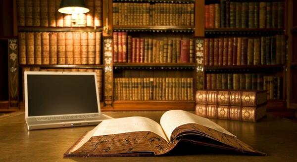 عکس از کتاب و کتابخانه