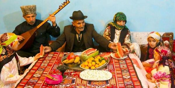 عکس لباس شب یلدا در تبریز