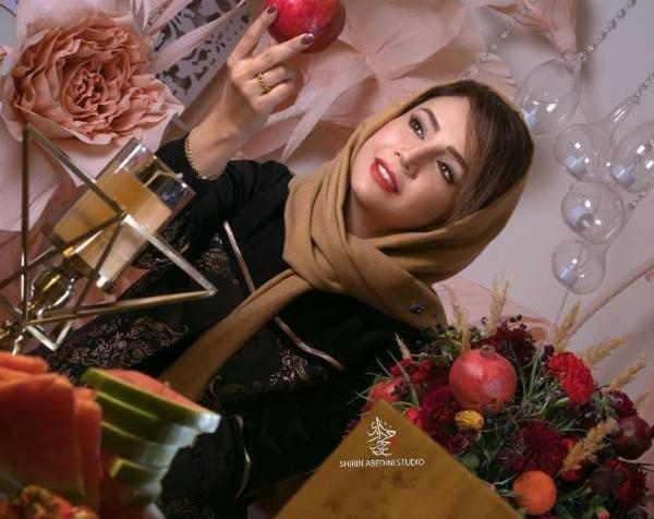 مدل ژست عکس یلدایی