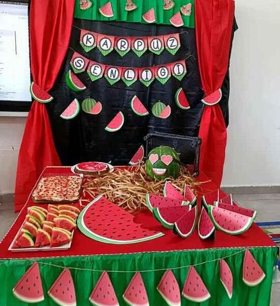 عکس ایده ی یلدا برای مدرسه