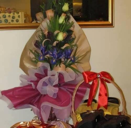 عکس ایده تزیین لباس شب یلدا برای عروس