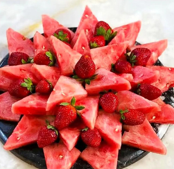 عکس ایده تزیین هندوانه برای یلدا