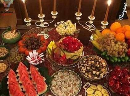 عکس ایده های تزیین میز شب یلدا