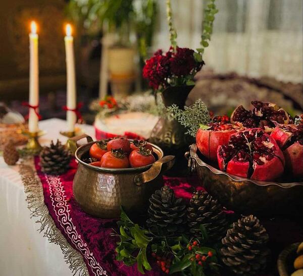 عکس ایده های تزیین سفره شب یلدا