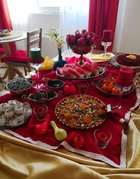 عکس ایده تزیین میز شب یلدا