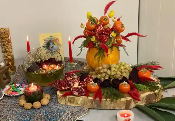 عکس ایده تزیین میز شب یلدا