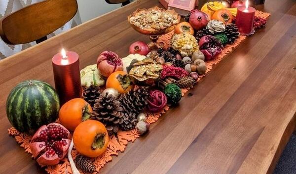عکس ایده تزیین میز شب یلدا