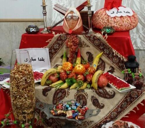 عکس ایده تزیین میز یلدا در مدرسه