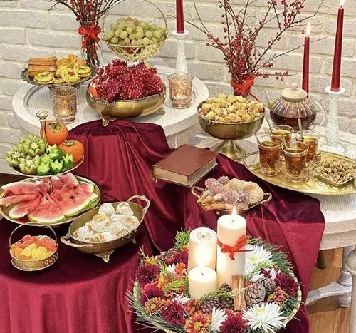 عکس ایده تزیین میز یلدای مدرسه