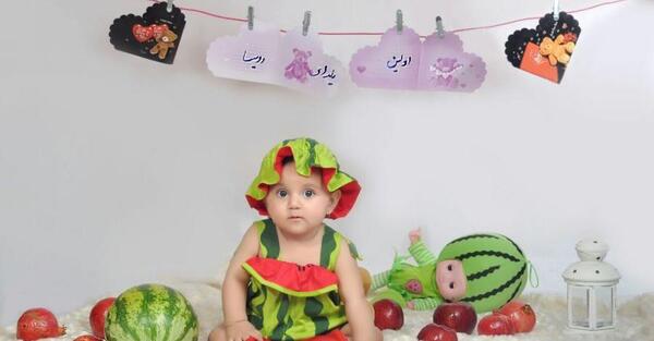 عکس ایده عکاسی یلدا برای نوزاد