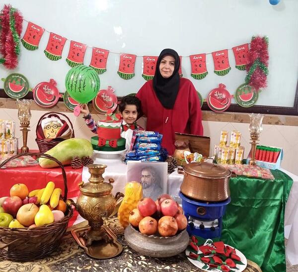 عکس ایده تزیین میز یلدا برای مدرسه