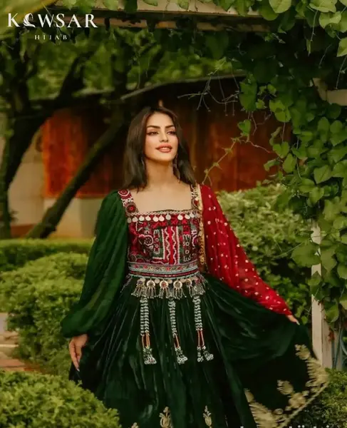 عکس ایده ی لباس برای شب یلدا