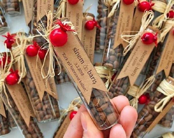 عکس ایده گیفت شب یلدا برای عروس
