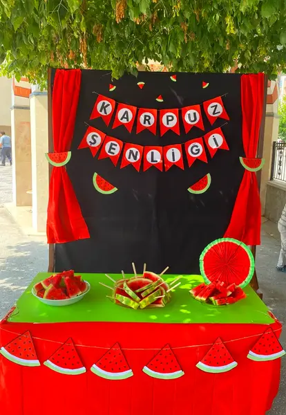 عکس ایده شب یلدا مدرسه