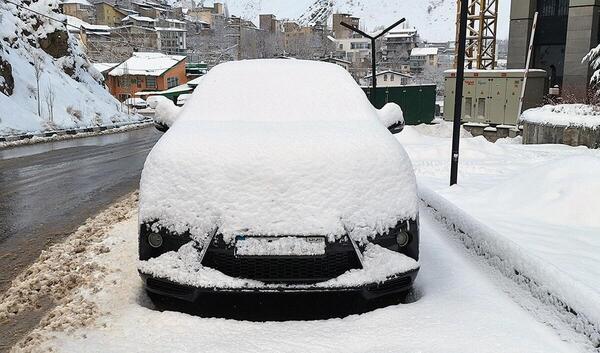 عکس برف می بارد